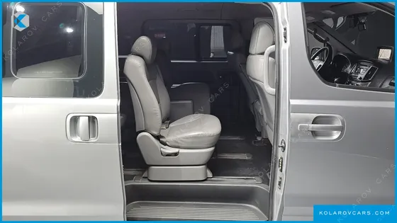 HYUNDAI STAREX 12-SEATER WAGON