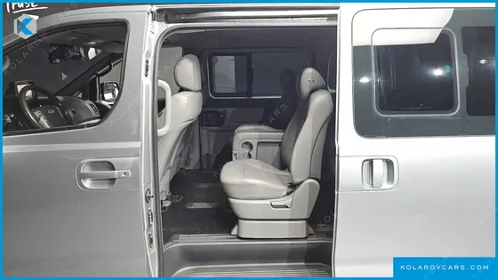 HYUNDAI STAREX 12-SEATER WAGON