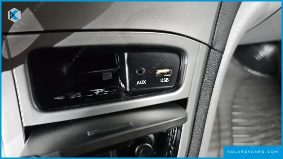 HYUNDAI STAREX 12-SEATER WAGON