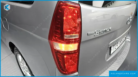 HYUNDAI STAREX 12-SEATER WAGON