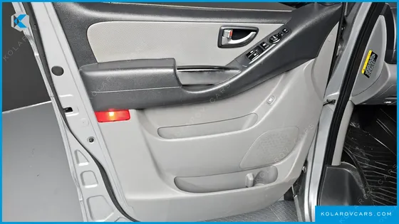 HYUNDAI STAREX 12-SEATER WAGON