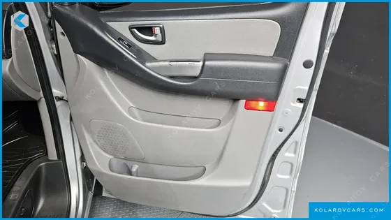 HYUNDAI STAREX 12-SEATER WAGON