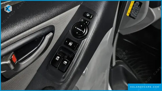 HYUNDAI STAREX 12-SEATER WAGON