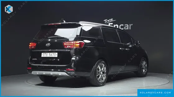 KIA CARNIVAL GASOLINE 9-SEATER NOBLESSE