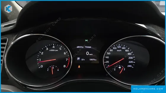 KIA CARNIVAL GASOLINE 9-SEATER NOBLESSE