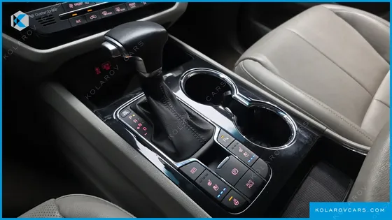 KIA CARNIVAL GASOLINE 9-SEATER NOBLESSE