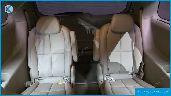 KIA CARNIVAL GASOLINE 9-SEATER NOBLESSE