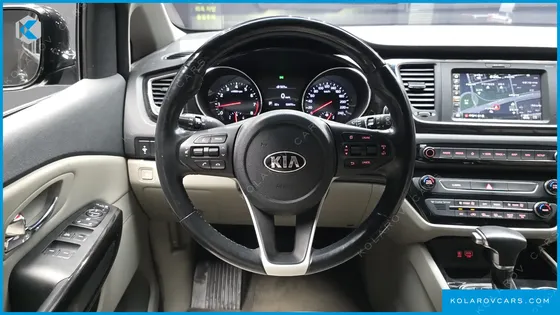 KIA CARNIVAL GASOLINE 9-SEATER NOBLESSE