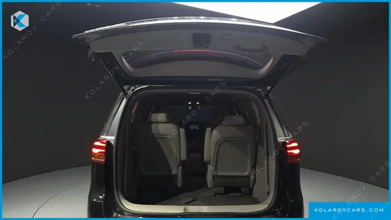 KIA CARNIVAL GASOLINE 9-SEATER NOBLESSE