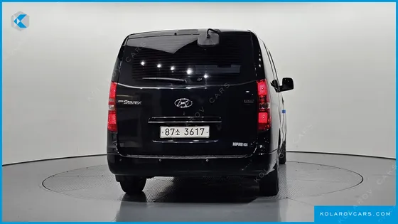 HYUNDAI STAREX 5-SEATER VAN