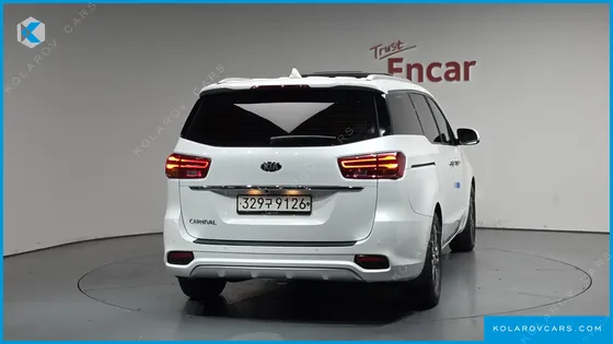 KIA CARNIVAL 9-SEATER LUXURY