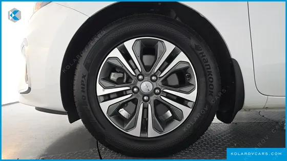 KIA CARNIVAL 9-SEATER LUXURY