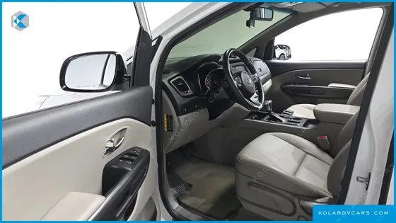 KIA CARNIVAL 9-SEATER LUXURY