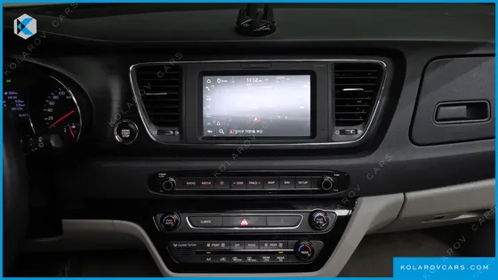 KIA CARNIVAL 9-SEATER LUXURY