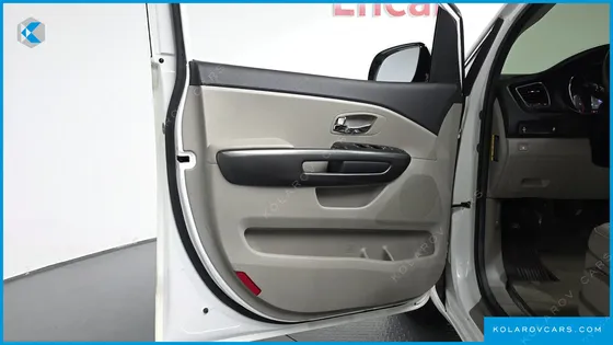 KIA CARNIVAL 9-SEATER LUXURY
