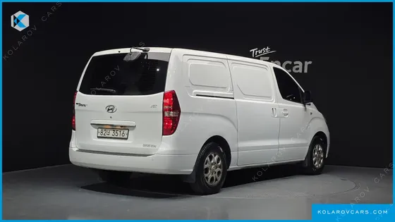 HYUNDAI STAREX 3-SEATER VAN