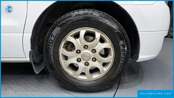 HYUNDAI STAREX 3-SEATER VAN