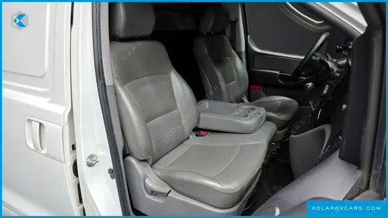 HYUNDAI STAREX 3-SEATER VAN