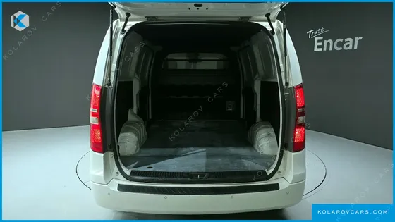 HYUNDAI STAREX 3-SEATER VAN