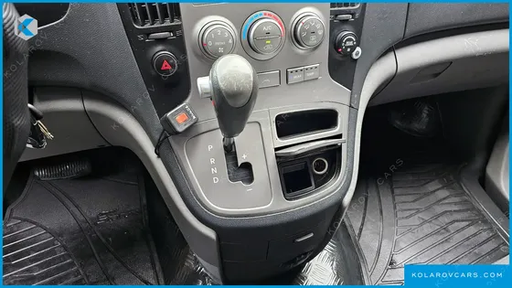 HYUNDAI STAREX WHEELCHAIR LIFT/SLOPE