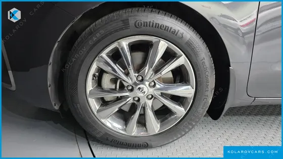 KIA CARNIVAL 9-SEATER PRSTIGE