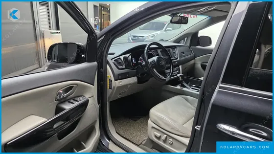 KIA CARNIVAL 9-SEATER PRSTIGE