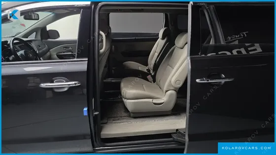 KIA CARNIVAL 9-SEATER PRSTIGE