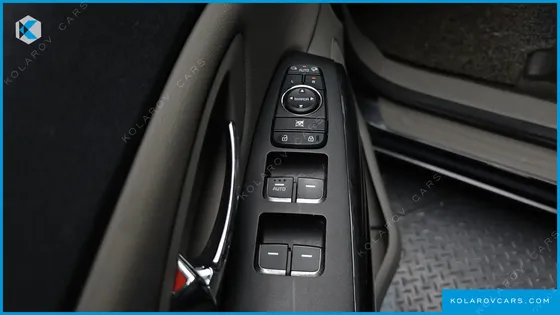 KIA CARNIVAL 9-SEATER PRSTIGE