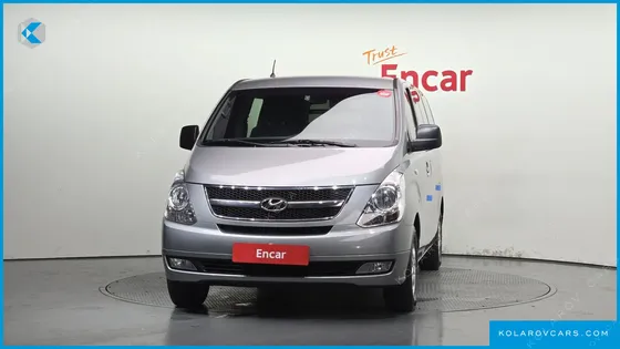 HYUNDAI STAREX 5-SEATER VAN