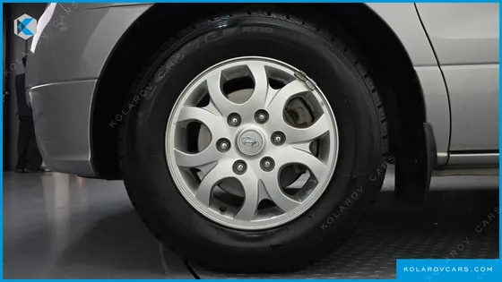 HYUNDAI STAREX 5-SEATER VAN