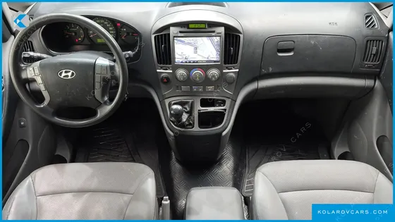 HYUNDAI STAREX 5-SEATER VAN