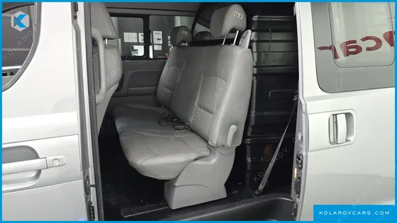 HYUNDAI STAREX 5-SEATER VAN