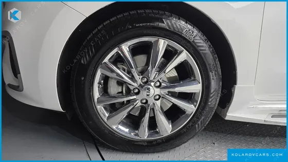 KIA CARNIVAL 9-SEATER NOBLESSE SPECIAL