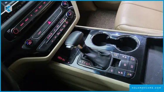 KIA CARNIVAL 9-SEATER NOBLESSE SPECIAL