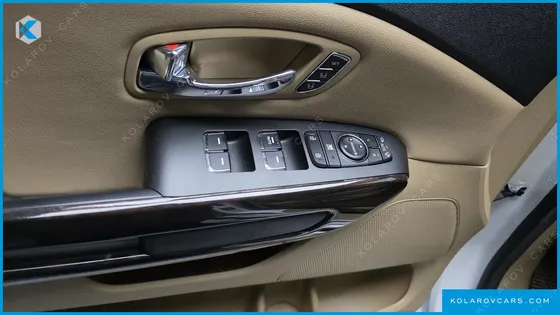KIA CARNIVAL 9-SEATER NOBLESSE SPECIAL