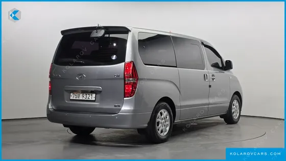 HYUNDAI STAREX 11-SEATER WAGON