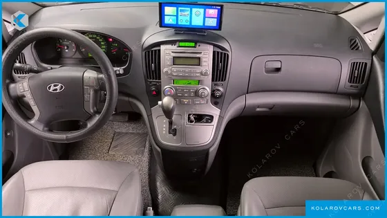 HYUNDAI STAREX 11-SEATER WAGON