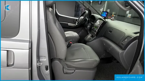 HYUNDAI STAREX 11-SEATER WAGON