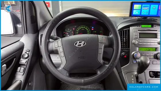 HYUNDAI STAREX 11-SEATER WAGON