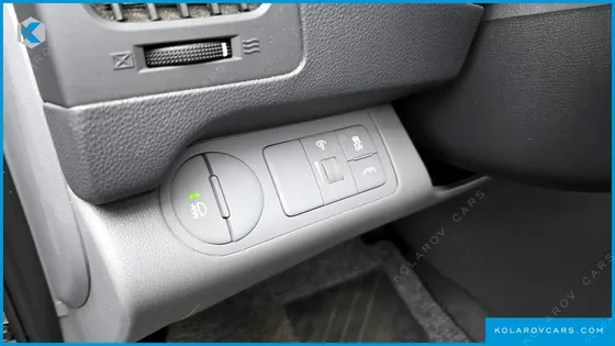 HYUNDAI STAREX 11-SEATER WAGON