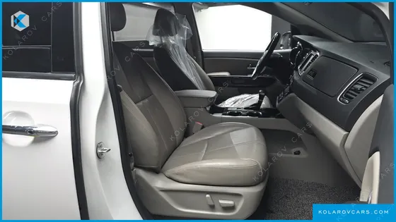 KIA CARNIVAL 9-SEATER NOBLESSE SPECIAL