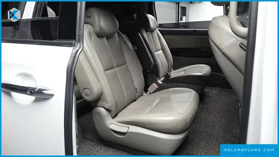 KIA CARNIVAL 9-SEATER NOBLESSE SPECIAL