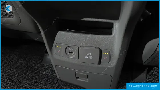 KIA CARNIVAL 9-SEATER NOBLESSE SPECIAL
