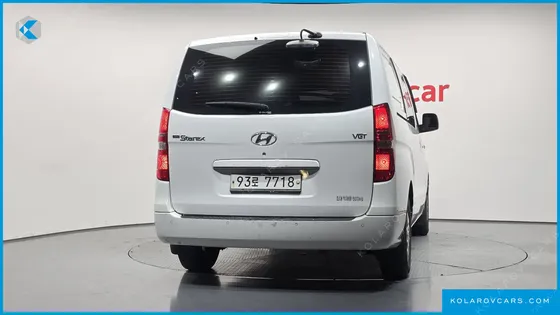 HYUNDAI STAREX 5-SEATER VAN