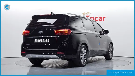 KIA CARNIVAL 9-SEATER LUXURY