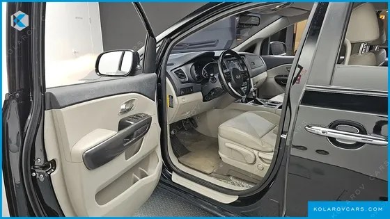 KIA CARNIVAL 9-SEATER LUXURY