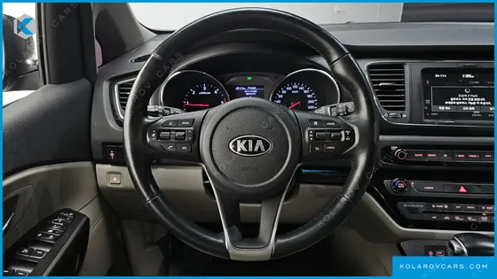 KIA CARNIVAL 9-SEATER LUXURY