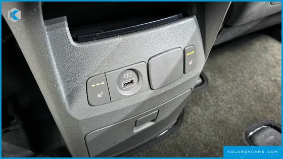 KIA CARNIVAL 9-SEATER LUXURY