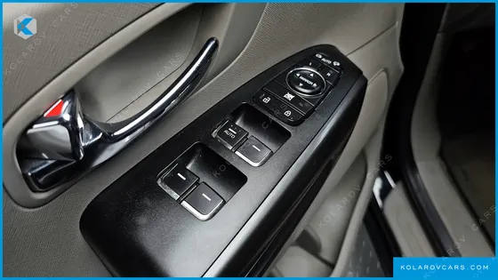 KIA CARNIVAL 9-SEATER LUXURY