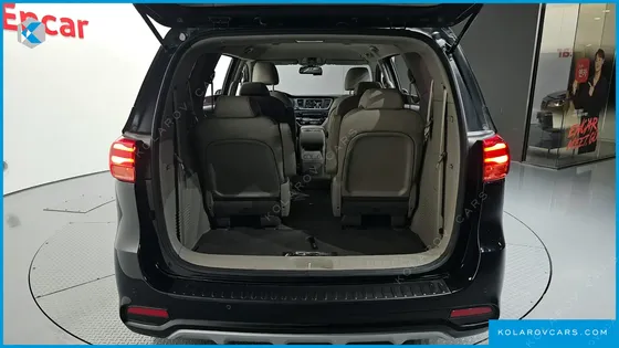 KIA CARNIVAL 9-SEATER LUXURY